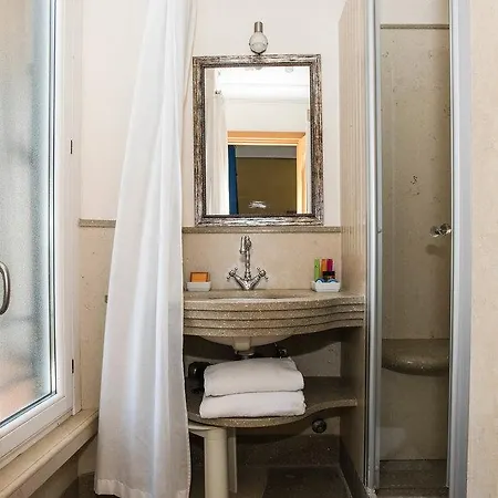 Ih Piazza Di Spagna View - Luxury 3*