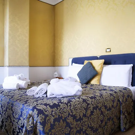 Ih Piazza Di Spagna View - Luxury Gasthof 3*