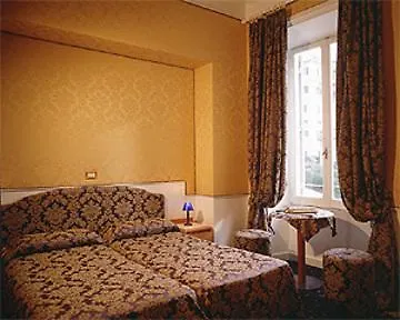 Ih Piazza Di Spagna View - Luxury Gasthof 3*