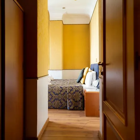 Ih Piazza Di Spagna View - Luxury 3* Rom