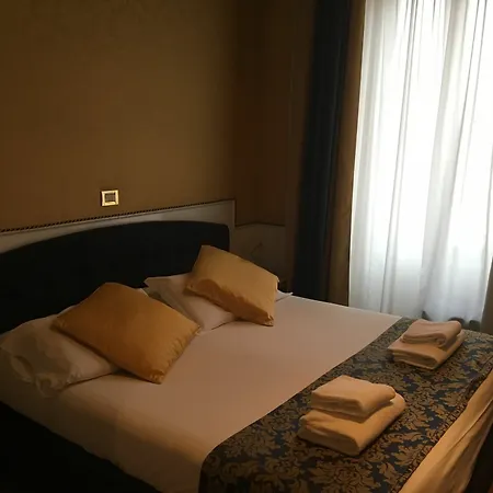 Ih Piazza Di Spagna View - Luxury 3* Rome