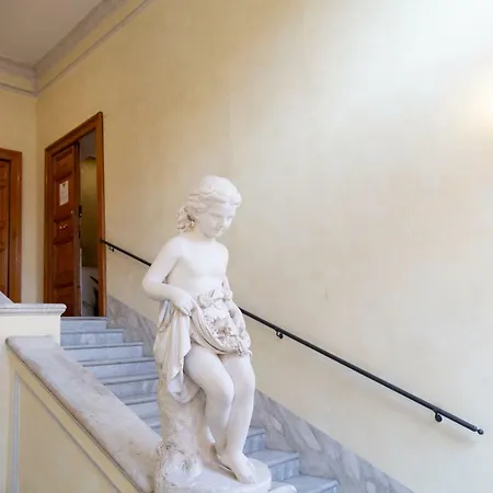 Affittacamere Ih Piazza Di Spagna View - Luxury 3*