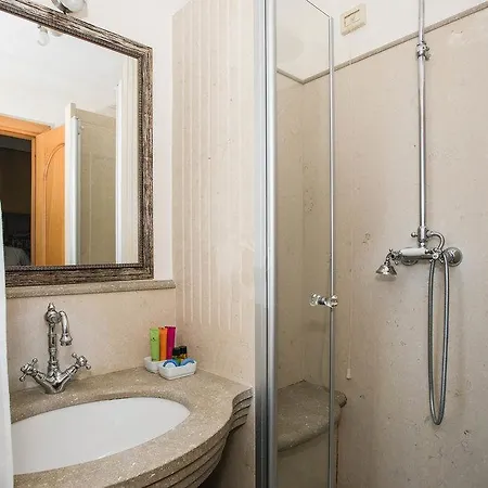 Ih Piazza Di Spagna View - Luxury Pensionat 3*