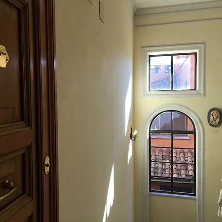 Ih Piazza Di Spagna View - Luxury 3* Rom